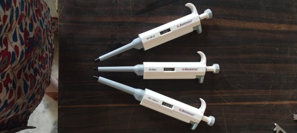 Micropipette-20-200ul Variable volume @+91-8960069686